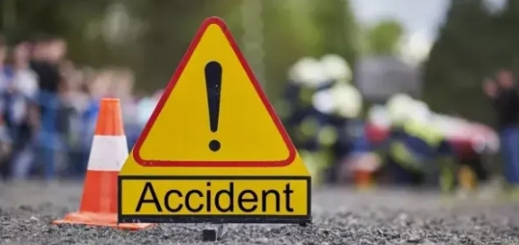 महाराष्ट्र के ठाणे में बड़ा हादसा, सीमेंट मिक्सर और वैन की टक्कर में 9 लोगों की मौत; तीन घायल