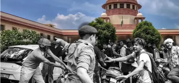 ‘न तो जरूरत से ज्यादा बल इस्तेमाल करने वाले अधिकारी और न ही आपराधिक प्रदर्शनकारी को बचाया जाना चाहिए’, SC की टिप्पणी